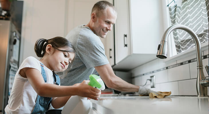 Consejos para realizar un aseo profundo en tu hogar luego de las vacaciones