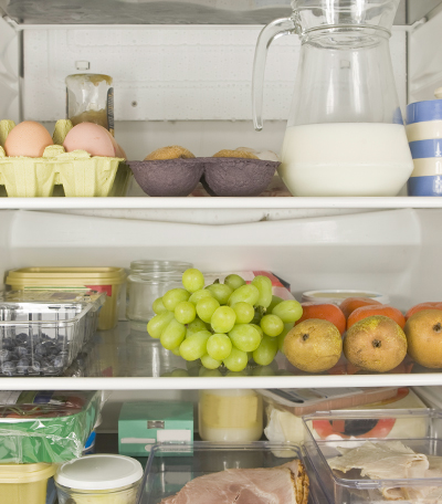 ¿Cómo almacenar nuestros alimentos en el refrigerador?